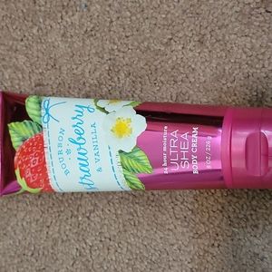 Bath & Body Works Bourbon Strawberry & Vanilla Ultra Shea Body Cream